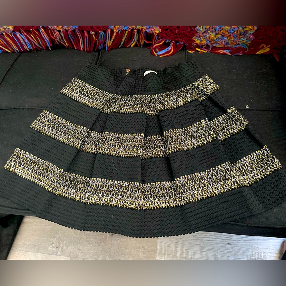 Ginger G black and gold skirt size large